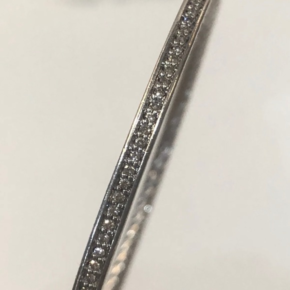 DAVID YURMAN Pave Outside Sterling Silver Bangle Bracelet. Size Medium - Picture 7 of 9